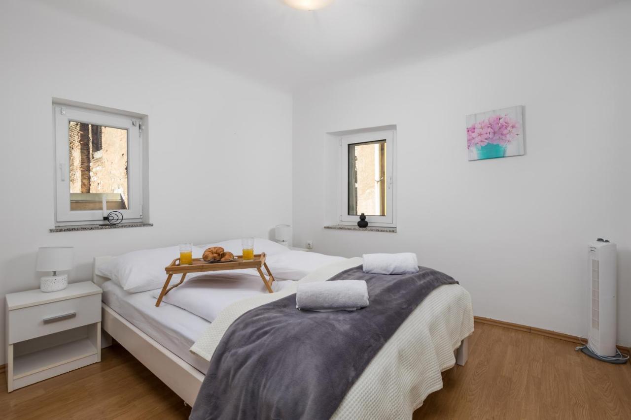 Main View Apartment Rijeka Bagian luar foto