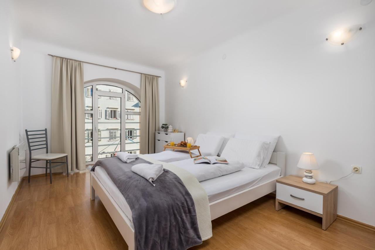 Main View Apartment Rijeka Bagian luar foto