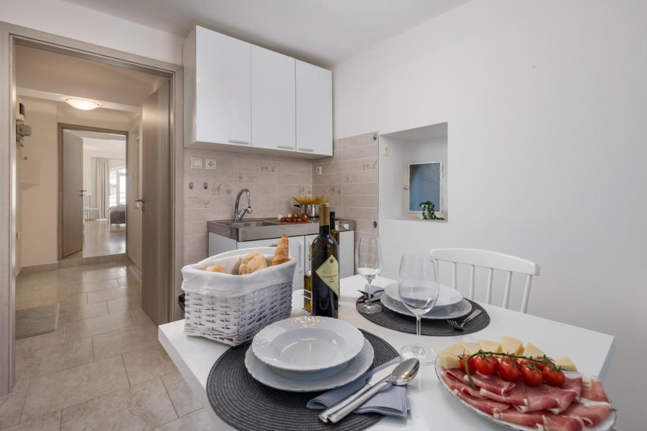 Main View Apartment Rijeka Bagian luar foto