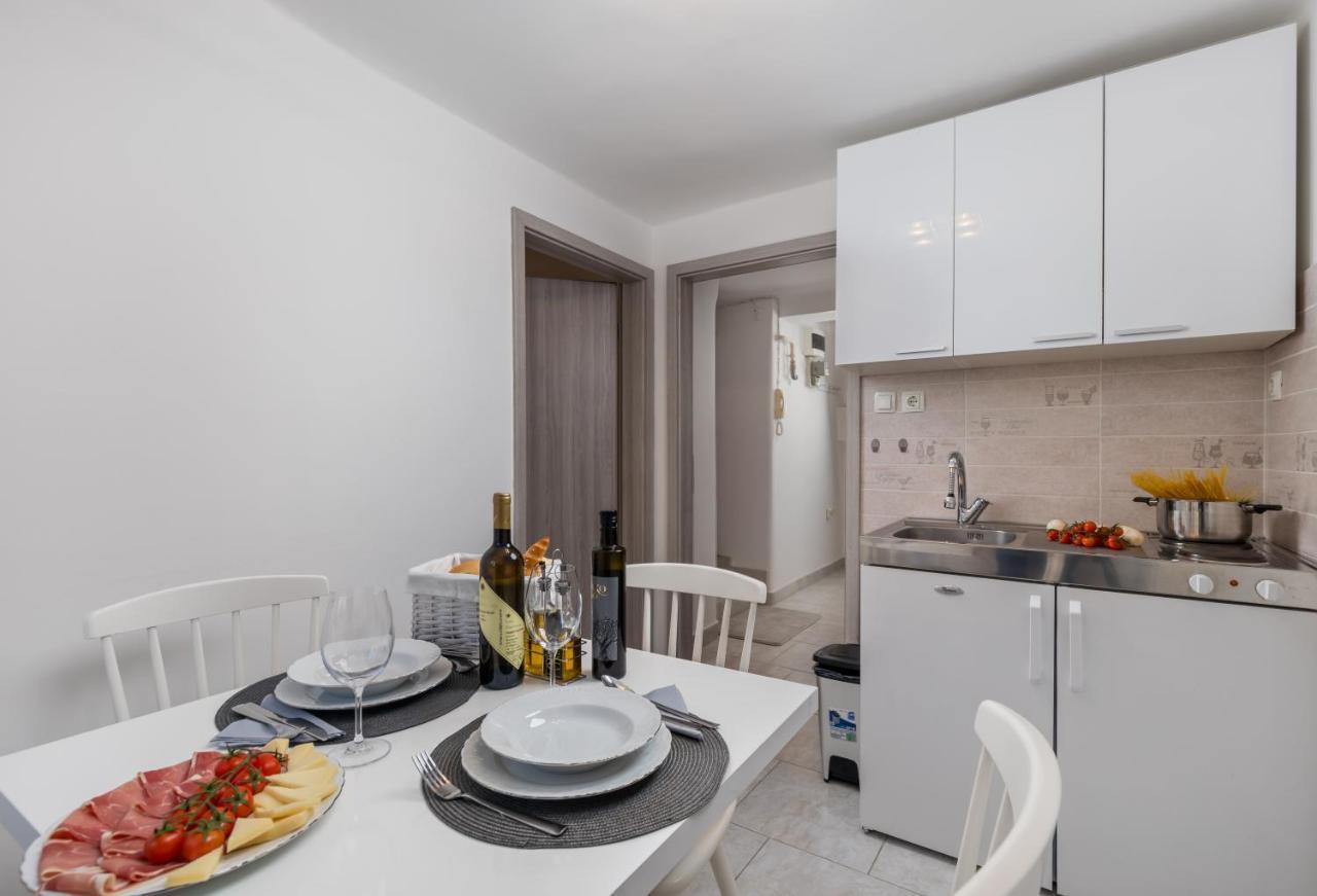 Main View Apartment Rijeka Bagian luar foto