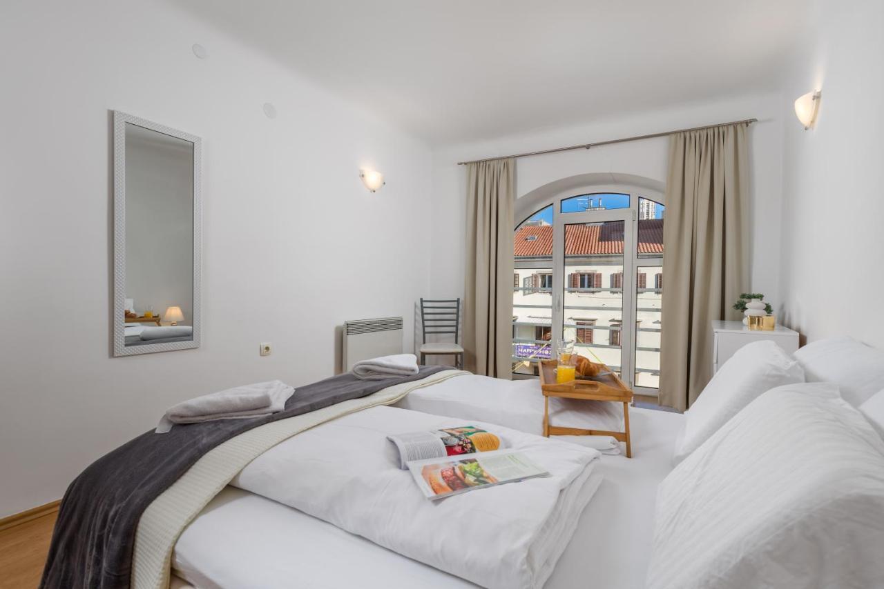 Main View Apartment Rijeka Bagian luar foto