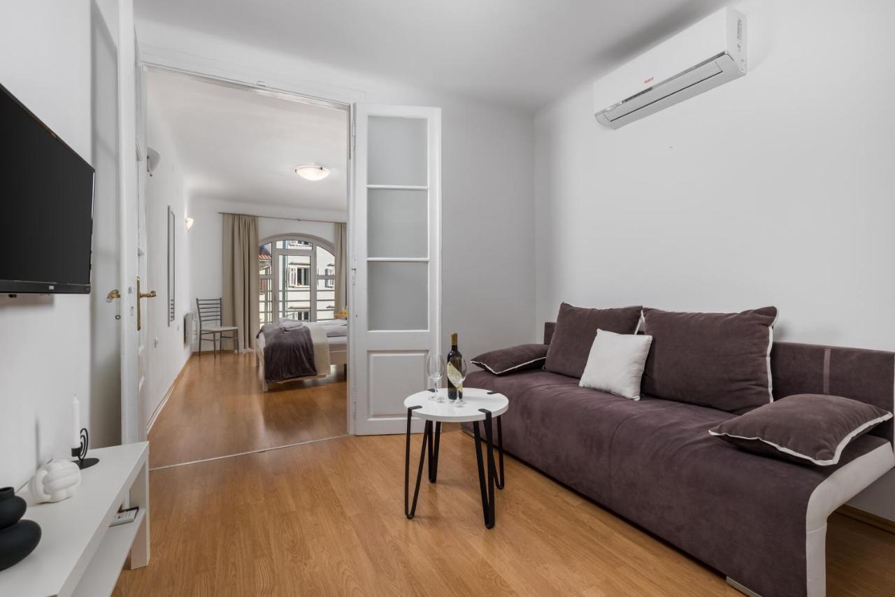 Main View Apartment Rijeka Bagian luar foto
